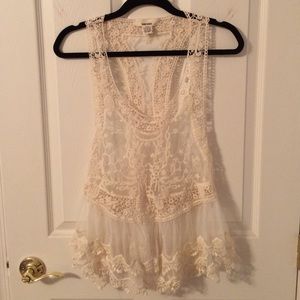 Sans Souci Cream Lace tank top