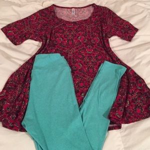 LuLaRoe Perfect Tee with Matching OS Leggings