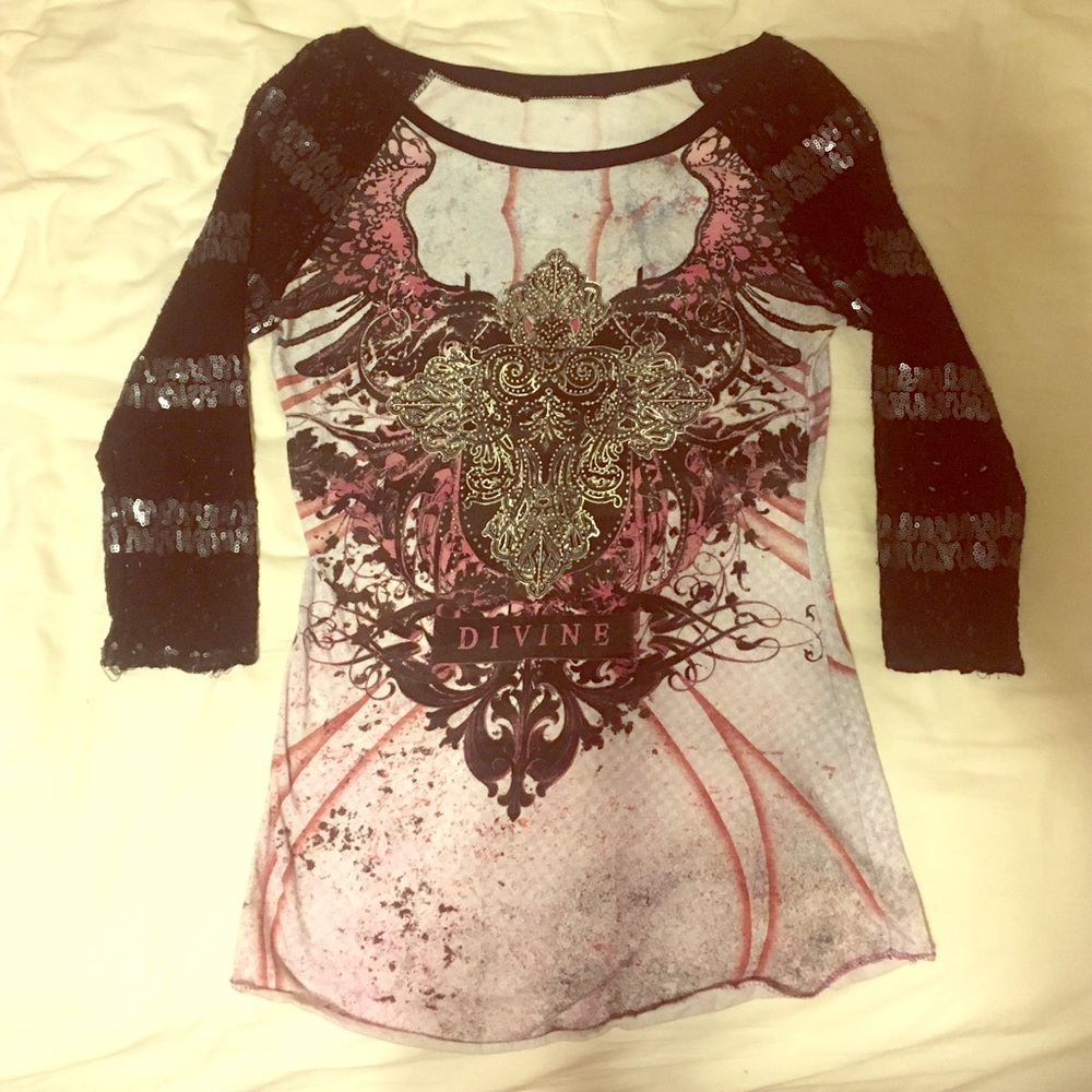 Angels & Diamonds shirt size medium