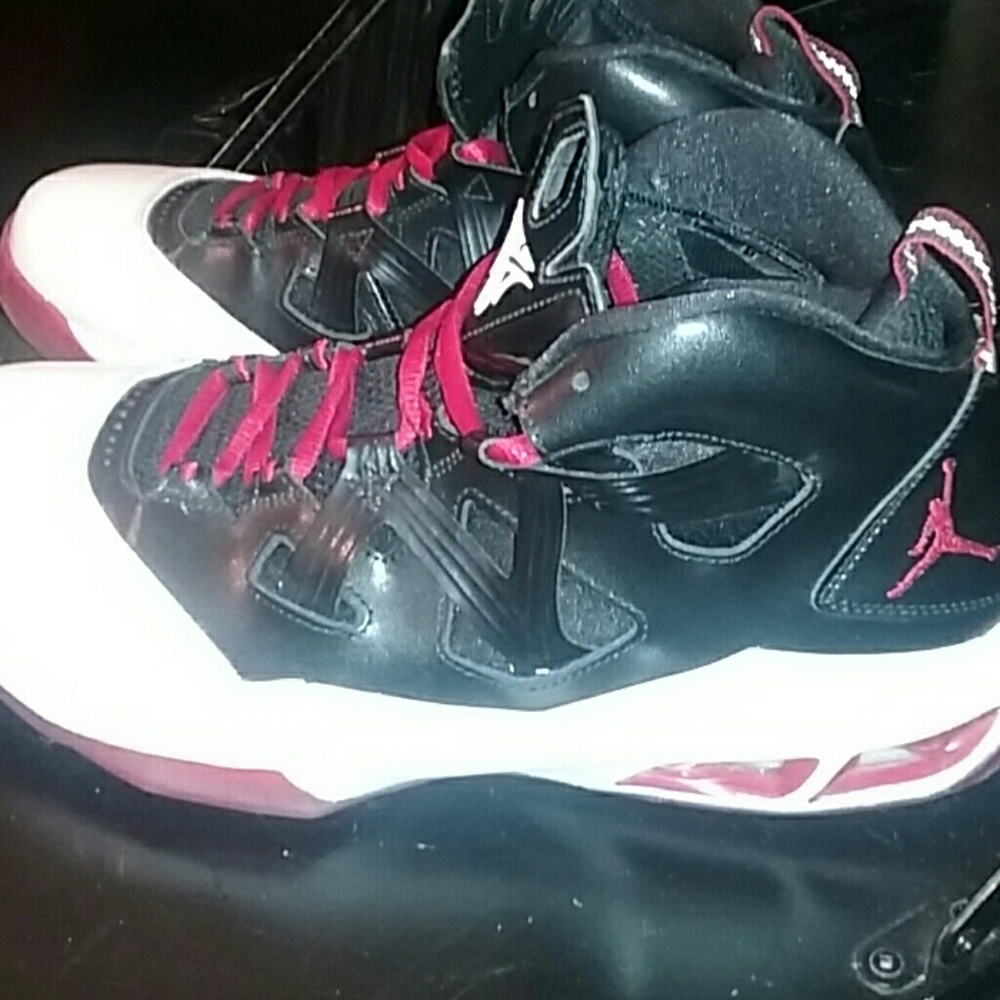 Melo flywire nikes