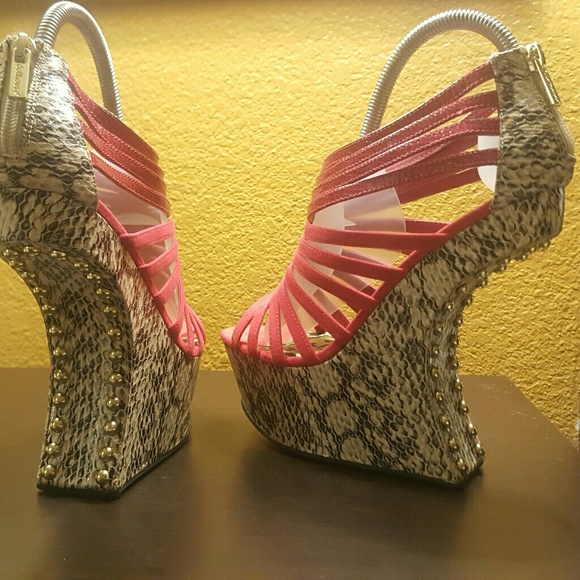 Snakeskin Reverse Stilettos - Picture 3 of 4