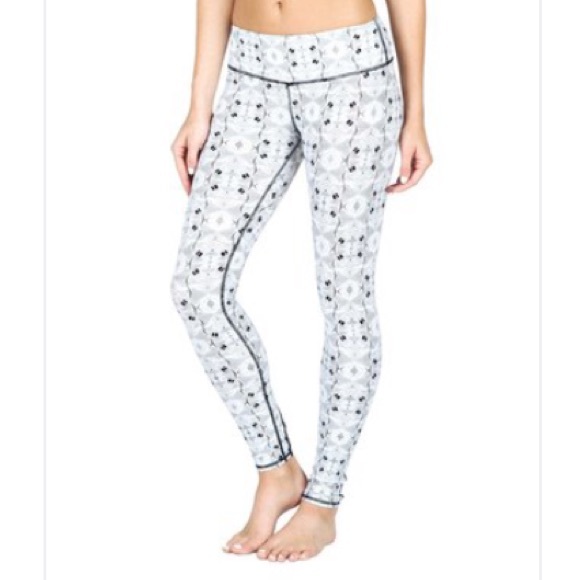Volcom Pants - 💰Price Drop💰Volcom surf leggings