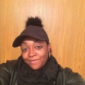 Meet your Posher, Juanita