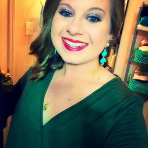 Meet your Posher, Dana