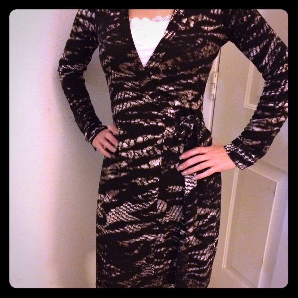 Gorgeous animal print Calvin Klein dress! 👗