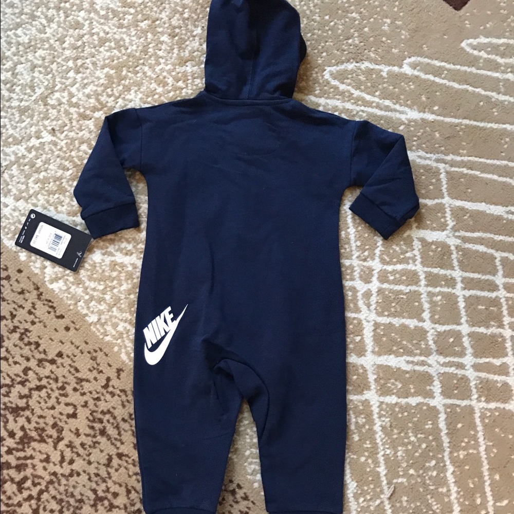 Baby Nike! - Picture 3 of 4