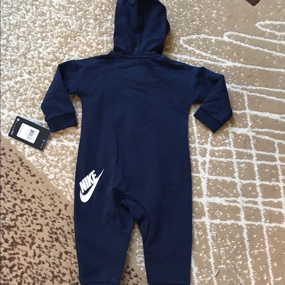 Baby Nike! - Picture 3 of 4