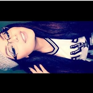 Meet your Posher, Desiree