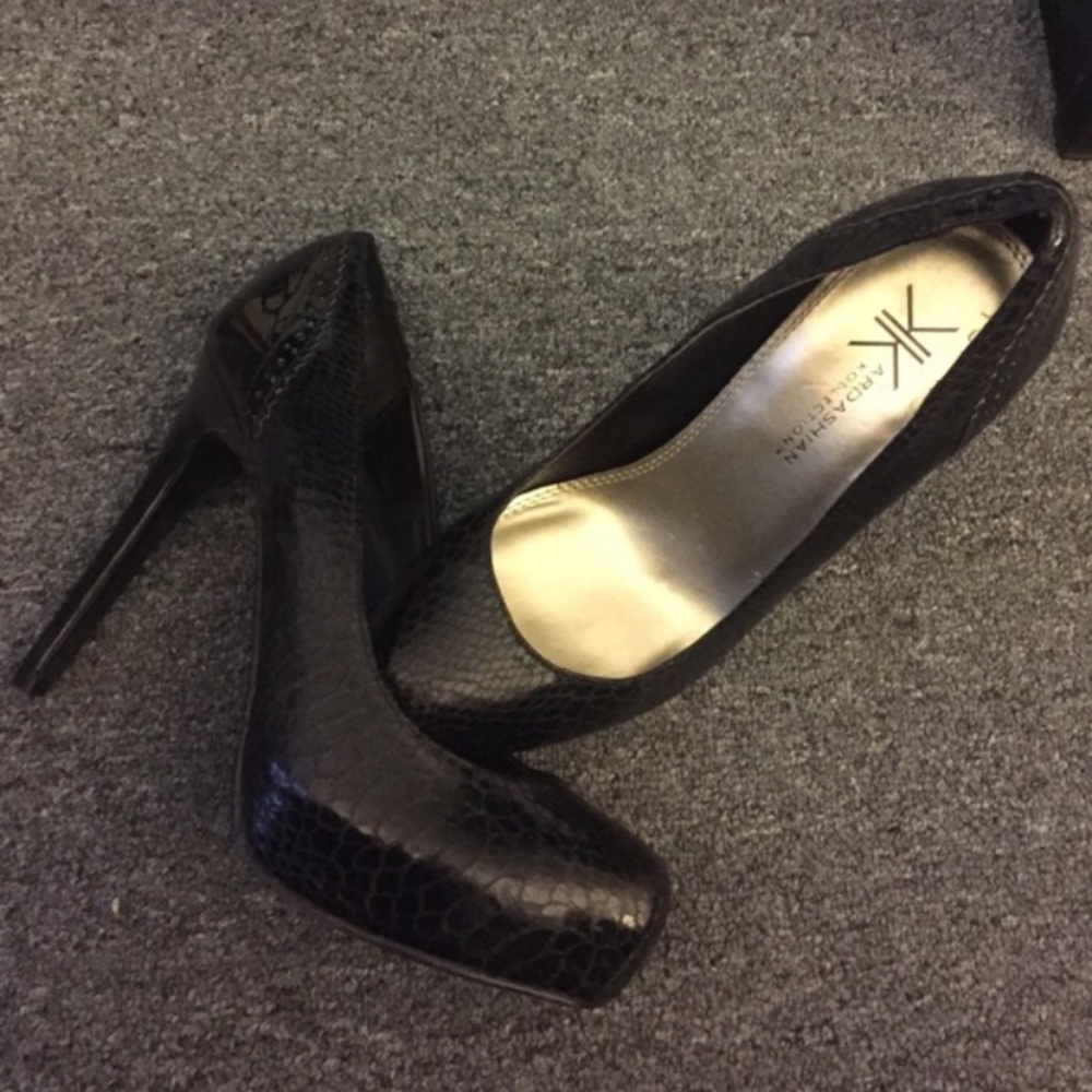 Kardashian kollection heel