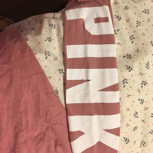 Victoria secret long sleeve shirt pink BUY FAST - Picture 2 of 3