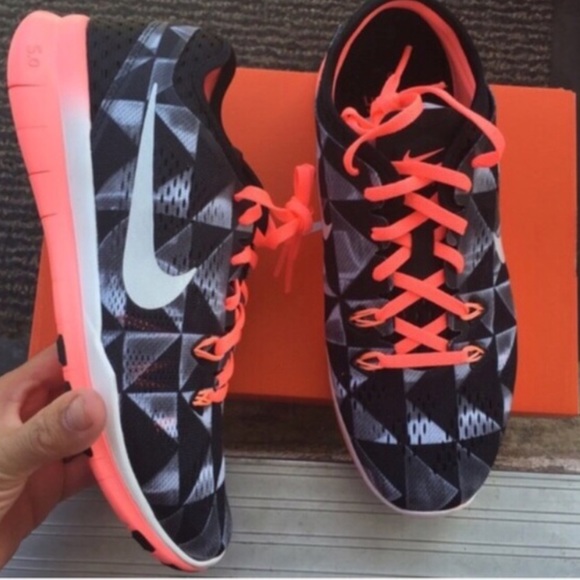 NIKE WOMENS LAVA GLOW size 7.5 new - Picture 1 of 3