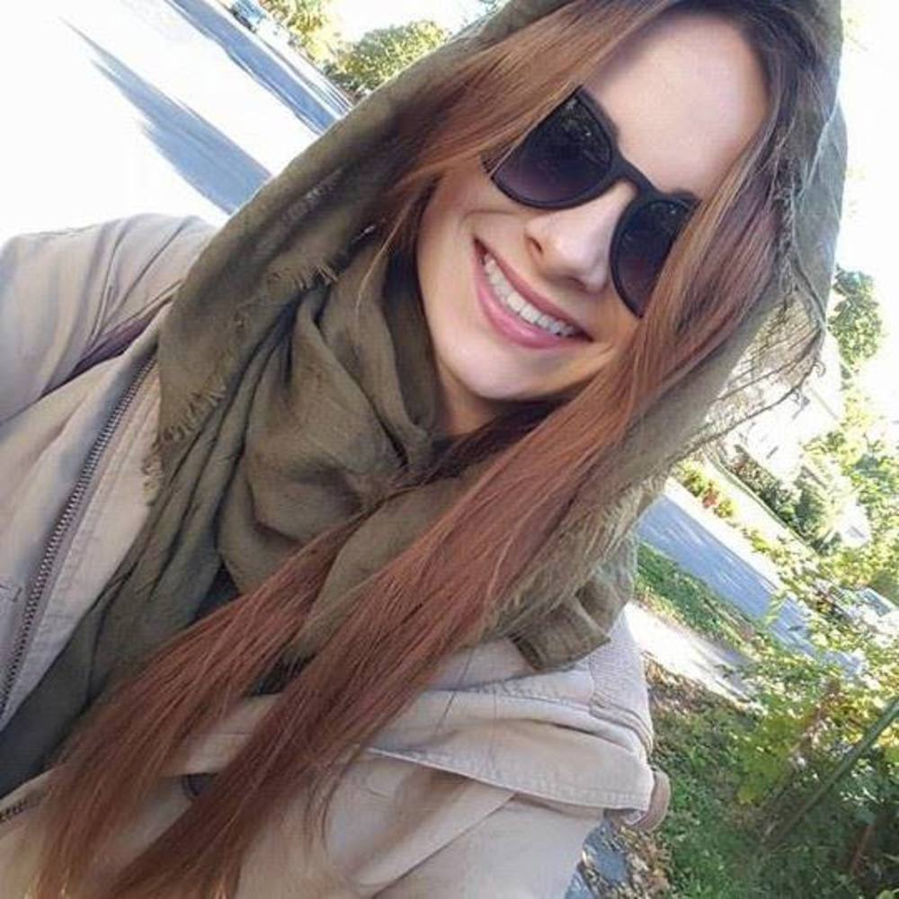 Meet your Posher, Claire