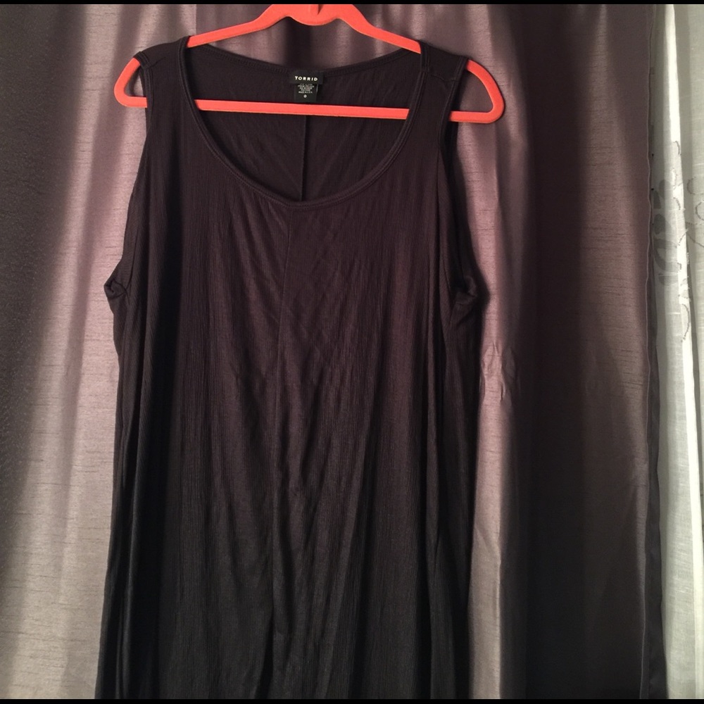 Cold shoulder tunic - Picture 2 of 3