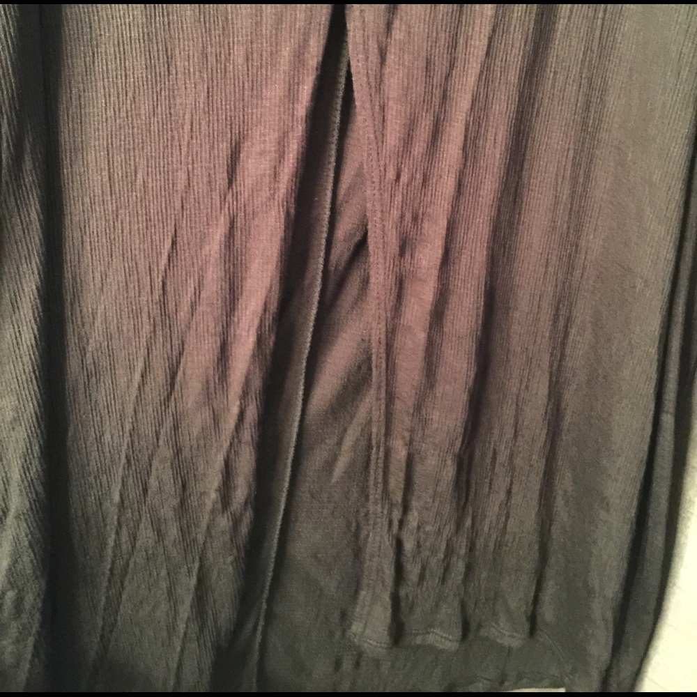 Cold shoulder tunic - Picture 3 of 3