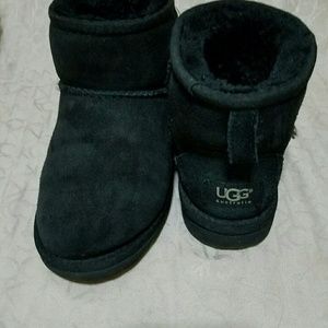 UGG classic mini