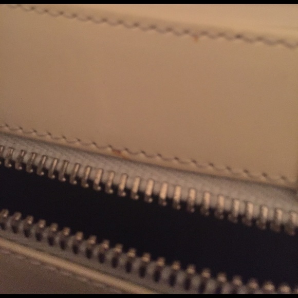 Gorgeous!!! Salvatore Ferragamo Vintage Handbag - Picture 5 of 7