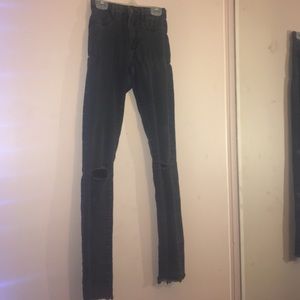 Black Zara knee ripped skinny jeggings