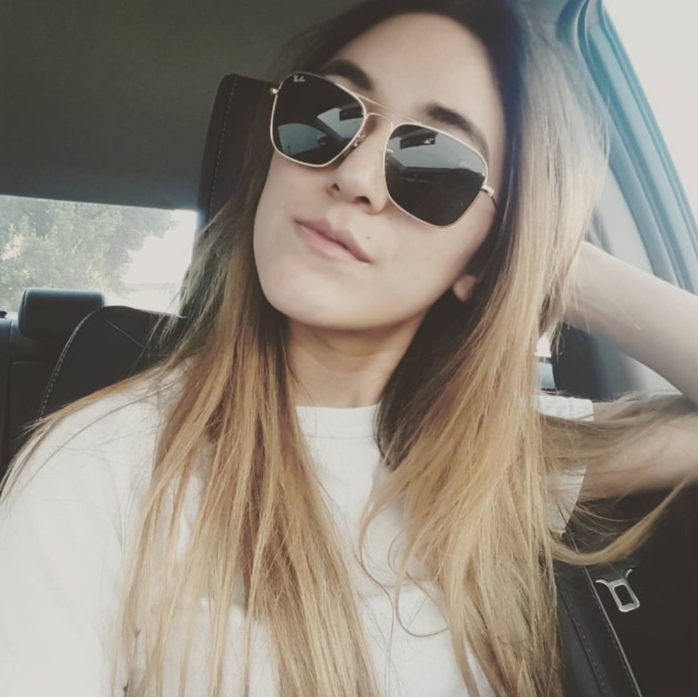 Meet your Posher, Nicole