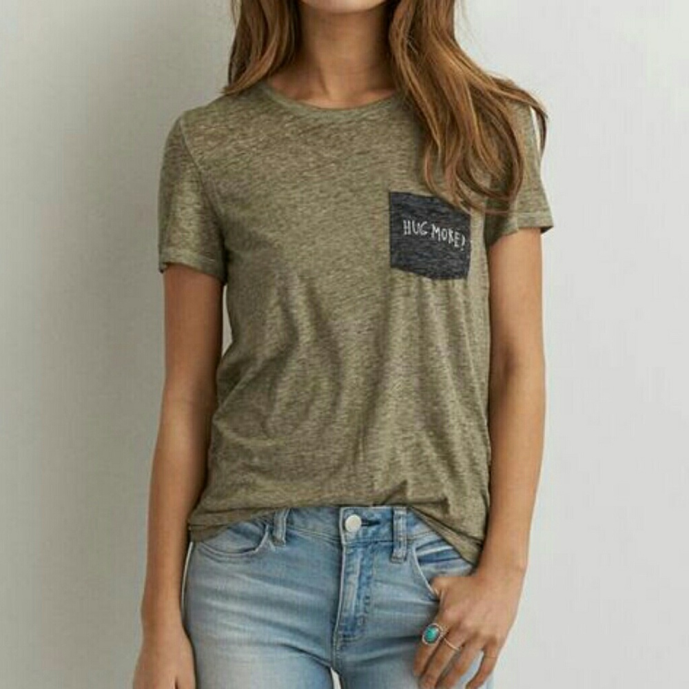 NWOT American eagle vintage "Hug more" pocket tee