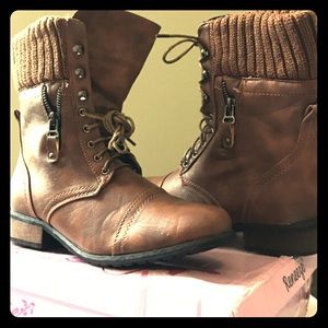Size 8, Brown boots, Brand new, you'll love them!