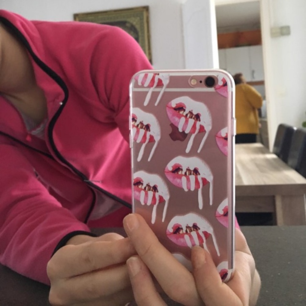DON'T MISS IT ! ! Lips Case - Picture 3 of 4
