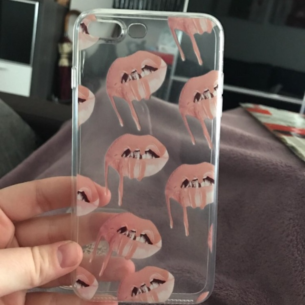 DON'T MISS IT ! ! Lips Case - Picture 4 of 4