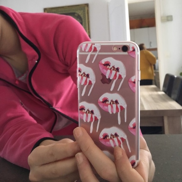 DON'T MISS IT ! ! Lips Case - Picture 3 of 4