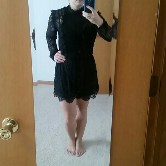 SOLD WAYF RUFFLE LACE ROMPER BLACK SZ M - Picture 4 of 8
