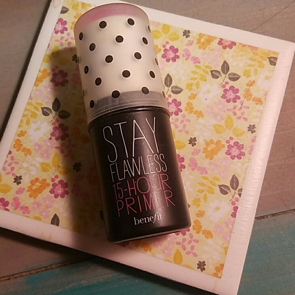 15 hour primer by Benefit. Used once.