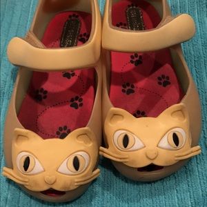 Mini Melissa size 8