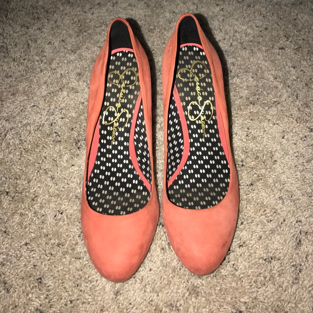 Jessica Simpson pumps