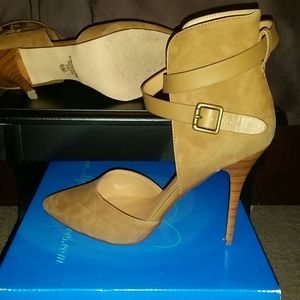 SHOES!!! 8.5 Only worn once!!!