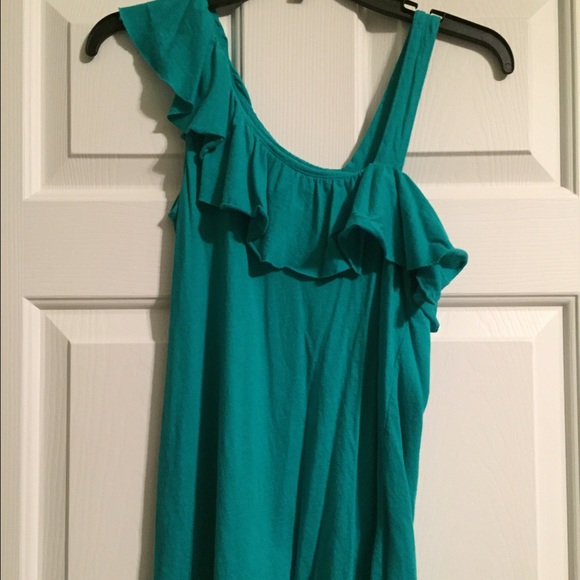 Woman's teal top. Size medium - Picture 1 of 2
