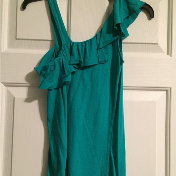 Woman's teal top. Size medium - Picture 2 of 2