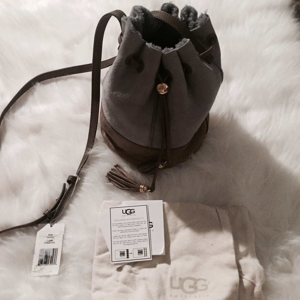 UGG AUSTRALIA BUCKET CROSSBODY