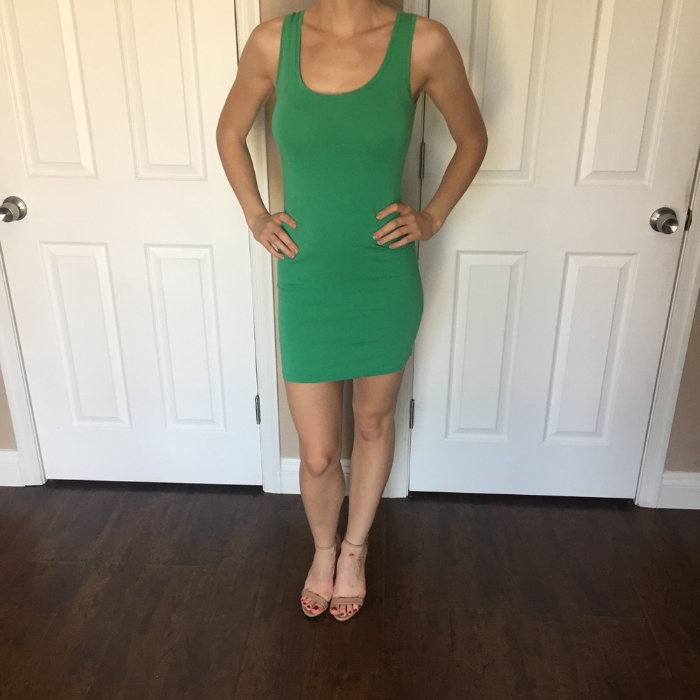 ‼️4EVER CLOSED IN 13 DAYS ‼️Green dress