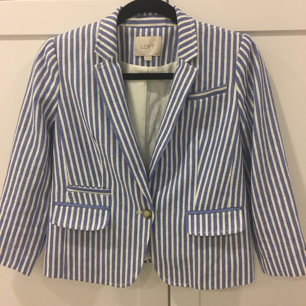Anne Taylor Loft Soft Linen Seersucker Blazer