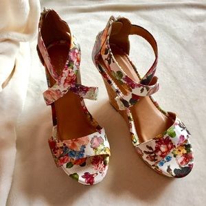 Floral wedges