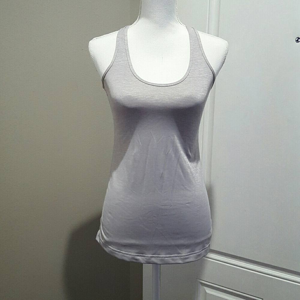 Women's gray Lululemon athletic tank, size 6