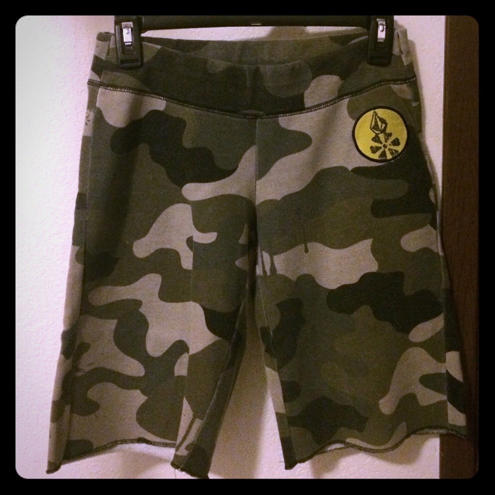 Volcom camo crops sweats