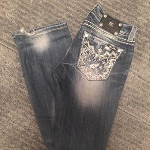Distressed miss me jeans size 29