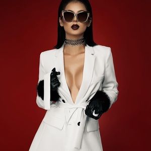 Meet your Posher, Sabrina