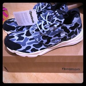 [NEW] Reebok FurtLite Blue Camo Women size 6