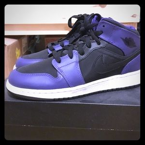 [NEW] Nike Air Jordan AJ1 Purple size 5.5Y/38