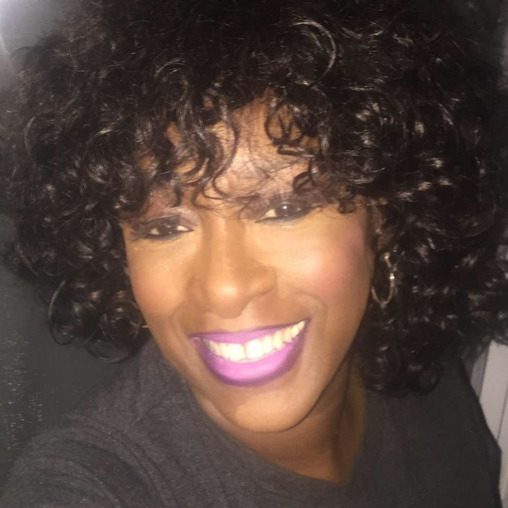 Meet your Posher, Yvette