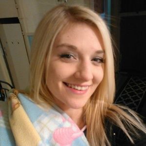 Meet your Posher, Lauren