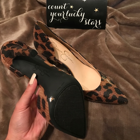 **SOLD** Jessica Simpson "Claudette" Natural Pumps - Picture 3 of 3