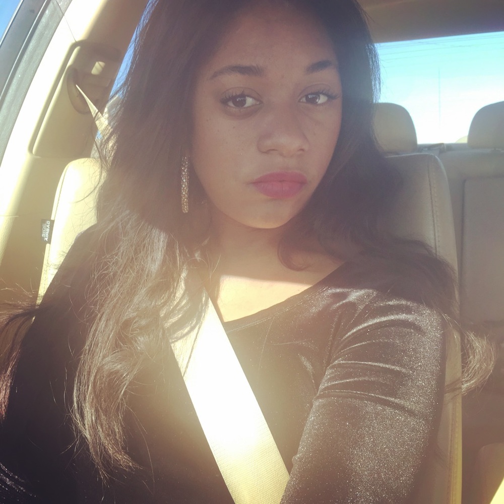 Meet your Posher, Raquel