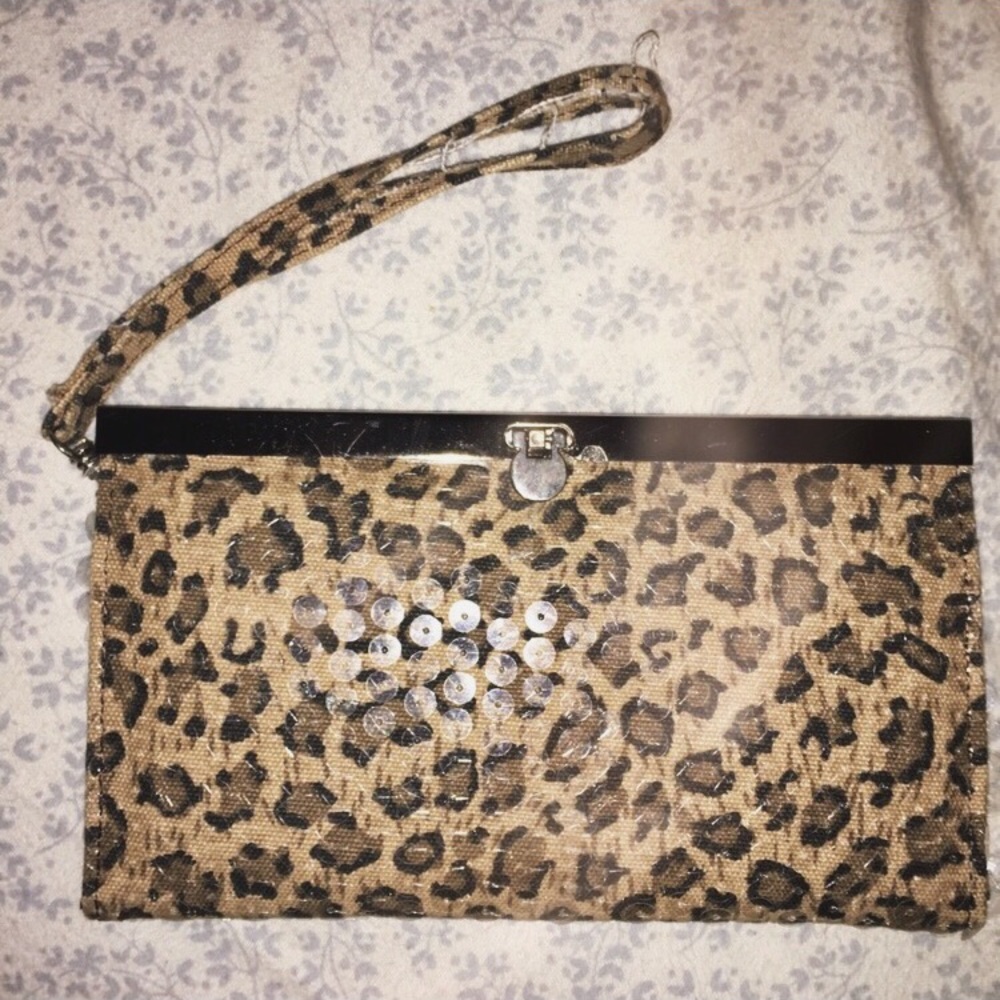 🐾 Cheetah Clutch 🐾