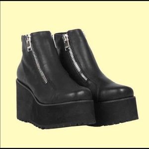 UNIF Daria platform boots